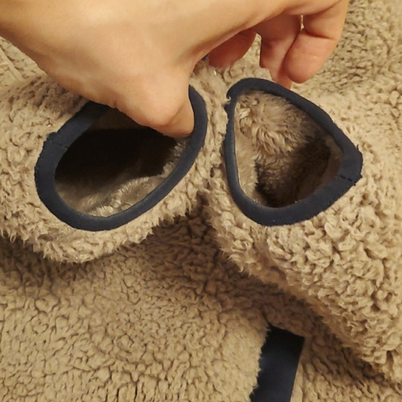 Abercrombie & Fitch light brown teddy half zip pullover sweater. Cozy. Size L. - Picture 9 of 12